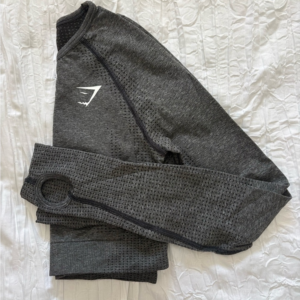 Gray cropped Long Sleeve gymshark Top